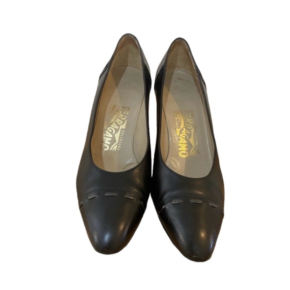 Salvatore Ferragamo Black Leather Pump - Picture 2 of 11